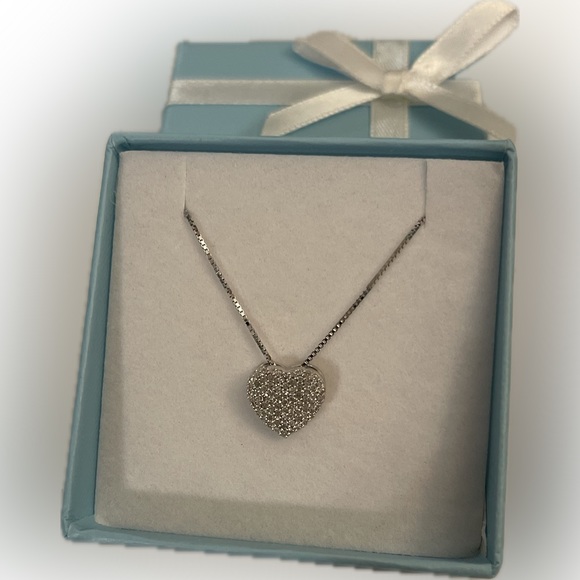 HDI Sterling Silver 1/4 Carat T.W. Diamond Heart Pendant - Picture 3 of 3